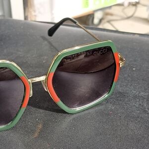 Gucci Sun glasses